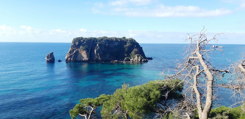 Kyra Dikaia, Agios Gordios & Caves